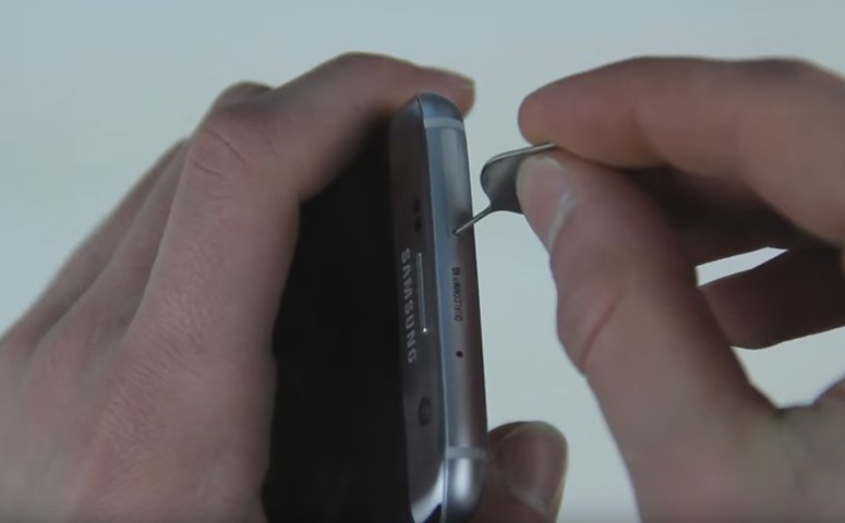 plan vernieuwen ik luister naar muziek How to insert and replace the SD card on the Samsung Galaxy S7